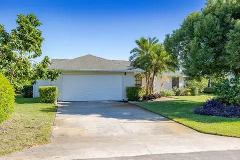 6520 SE Nantucket Ct, Hobe Sound, FL 33455
