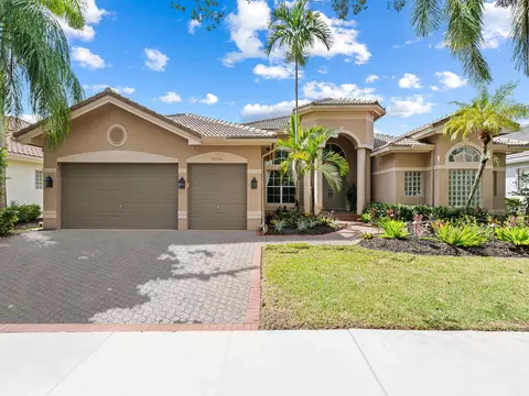 19546 Saturnia Lakes Dr, Boca Raton, FL 33498