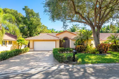 8410 Northstar Ct, Boynton Beach, FL 33436