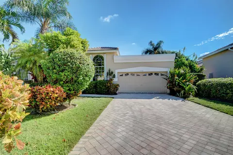 4726 Carlton Golf Dr, Lake Worth, FL 33449