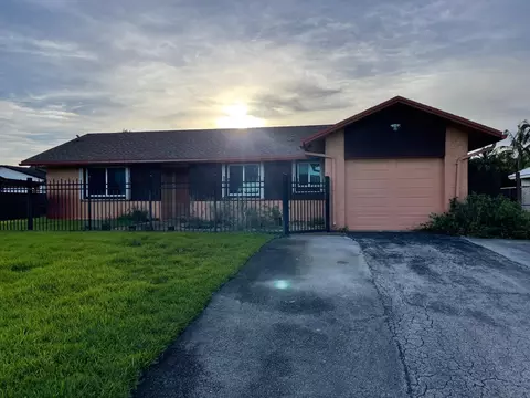 4521 SW 55th Ave, Davie, FL 33314
