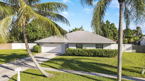 124 Valencia St, Royal Palm Beach, FL 33411