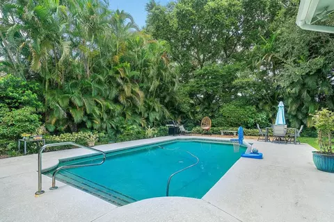 5025 Whispering Holw, Palm Beach Gardens, FL 33418