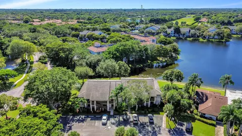 5344 Cedar Lake Dr #203, Boynton Beach, FL 33437