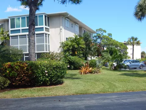2534 S Garden Dr #107, Lake Worth, FL 33461