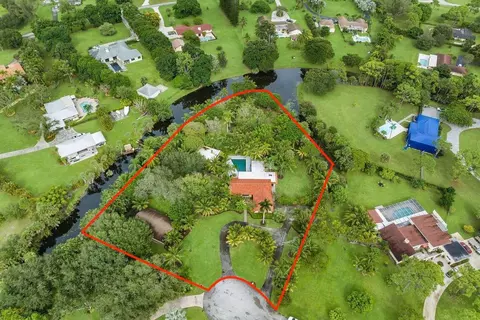 8106 N Damascus Dr, Palm Beach Gardens, FL 33418