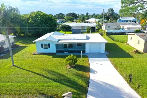 610 Beach Ave, Port Saint Lucie, FL 34952
