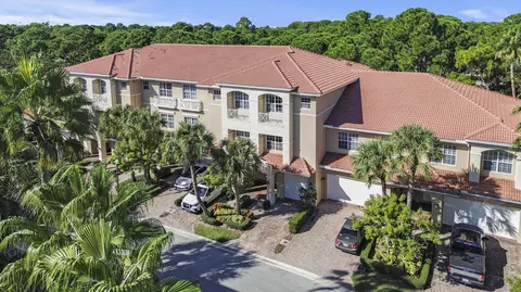 5115 Artesa Way W, Palm Beach Gardens, FL 33418