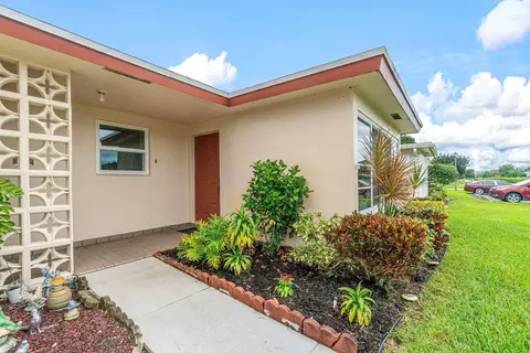 4570 NW 4th St #B, Delray Beach, FL 33445