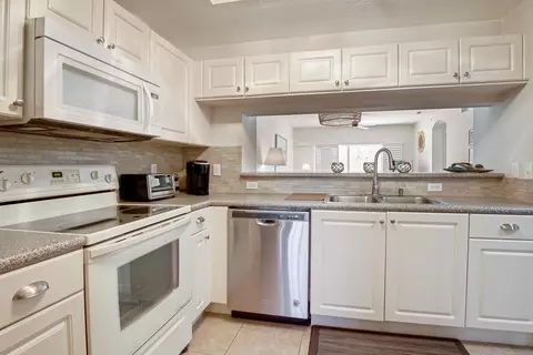 4723 Lucerne Lakes Blvd #632, Lake Worth, FL 33467