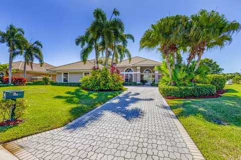 102 Sandbourne Ln, Palm Beach Gardens, FL 33418
