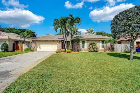 4310 NW 70th Ln, Coral Springs, FL 33065