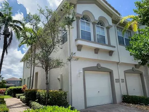 3083 Laurel Ridge Cir, Riviera Beach, FL 33404
