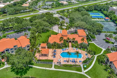 1590 S 42nd Cir #103, Vero Beach, FL 32967