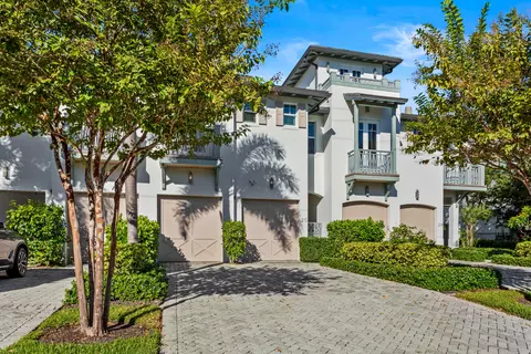 210 Venetian Dr, Delray Beach, FL 33483