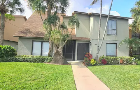 325 Sandtree Dr, Palm Beach Gardens, FL 33403