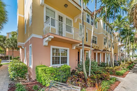 101 Harbors Way, Boynton Beach, FL 33435