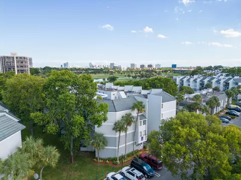 1950 N Congress Ave #J310, West Palm Beach, FL 33401