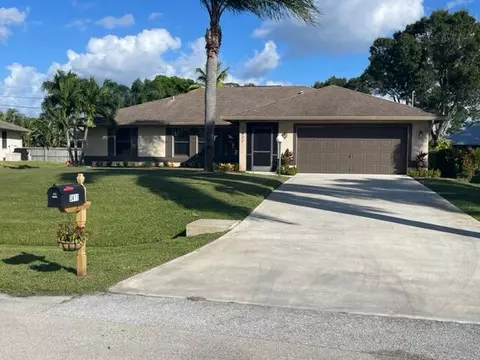 3411 SE Hart Cir, Port Saint Lucie, FL 34984
