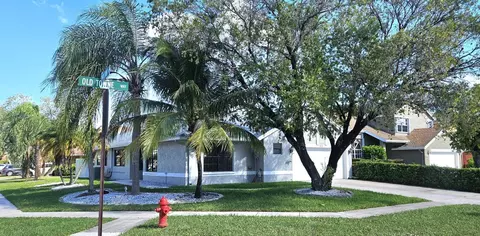 8611 Old Towne Way, Boca Raton, FL 33433
