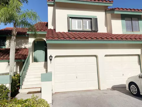 23 Lexington Ln W #C, Palm Beach Gardens, FL 33418