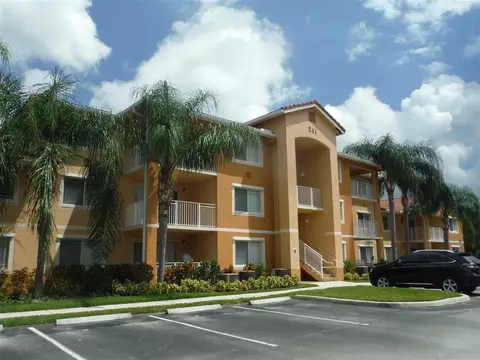 241 SW Palm Dr #203, Port Saint Lucie, FL 34986