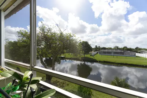 12017 Greenway Cir S #203, Royal Palm Beach, FL 33411