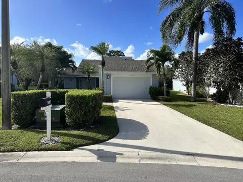 6714 S Pine Ct, West Palm Beach, FL 33418