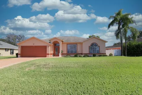 633 SE Stow Ter, Port Saint Lucie, FL 34984