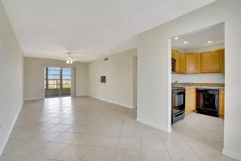 2615 NE 1st Ct #402, Boynton Beach, FL 33435