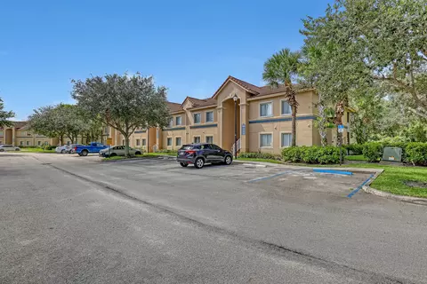 1161 Golden Lakes Blvd #1314, West Palm Beach, FL 33411