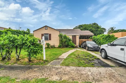 634 39th St, West Palm Beach, FL 33407