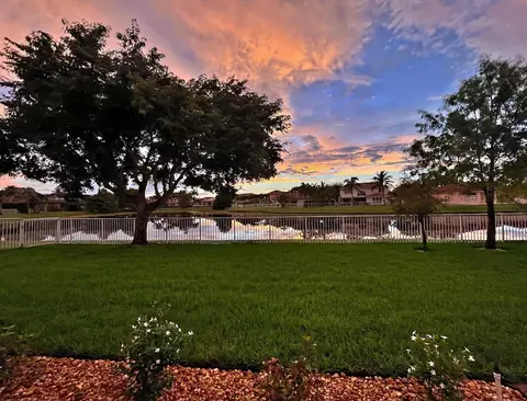 6177 Sand Hills Cir, Lake Worth, FL 33463