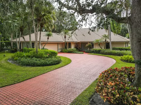 14 Alston Rd, Palm Beach Gardens, FL 33418