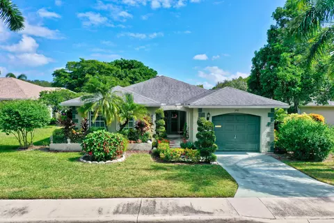 290 Del Rio Blvd, Boca Raton, FL 33432
