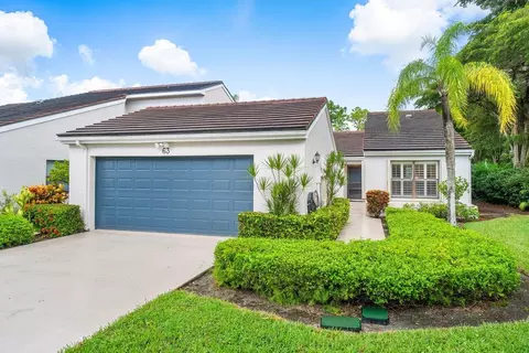 63 Edinburgh Dr, Palm Beach Gardens, FL 33418