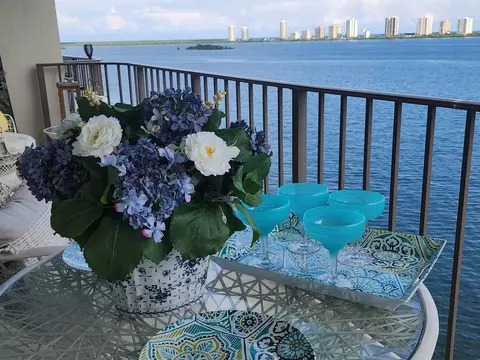 801 Lake Shore Dr #806, Lake Park, FL 33403