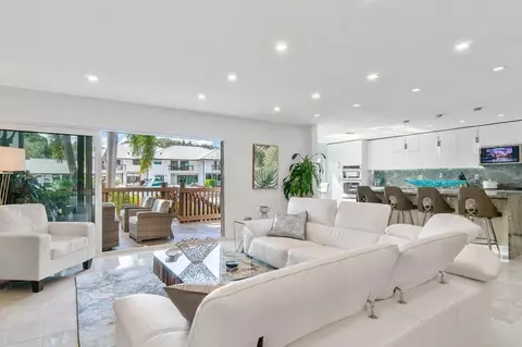 606 Boca Marina Ct, Boca Raton, FL 33487