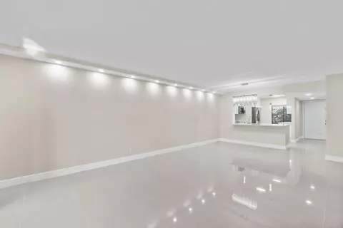 7340 Amberly Ln #307, Delray Beach, FL 33446
