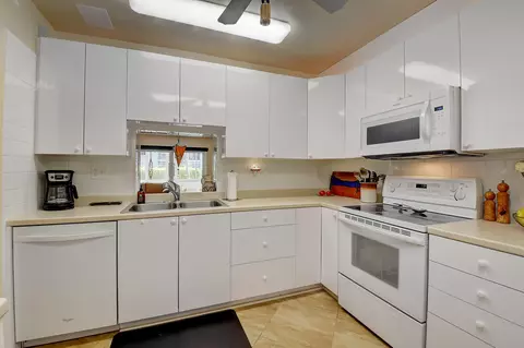 250 NE 20th St NE #1350, Boca Raton, FL 33431