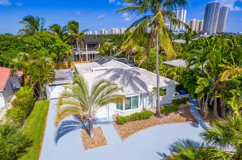 1140 Beach Rd, Palm Beach Shores, FL 33404