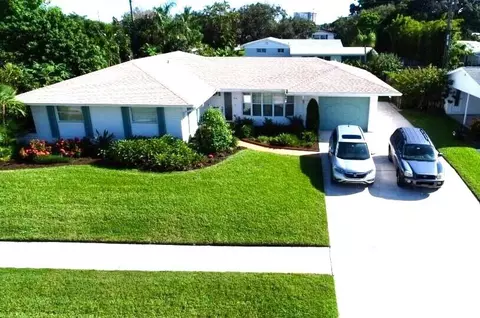 512 Captains Rd, North Palm Beach, FL 33408