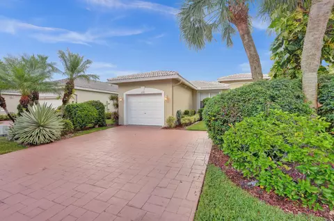 10577 Royal Caribbean Cir, Boynton Beach, FL 33437