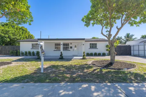 2110 Bimini Dr, West Palm Beach, FL 33406