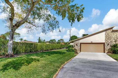 3225 NW 9th St, Delray Beach, FL 33445