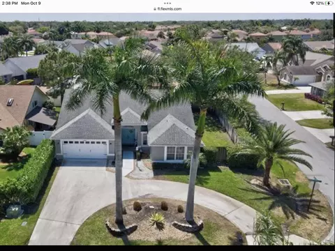 12865 Meadowbend Dr, Wellington, FL 33414