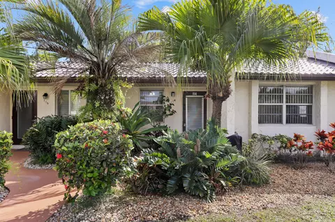 114 Lake Olive Dr, West Palm Beach, FL 33411