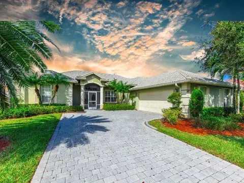 493 NW Dover Ct, Port Saint Lucie, FL 34983