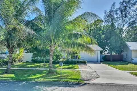 4652 Vespasian Ct, Lake Worth, FL 33463