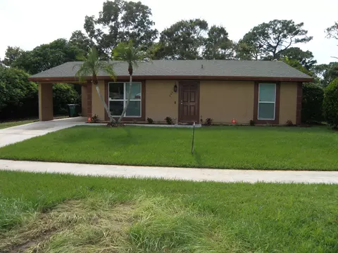 444 NE Solida Cir, Port Saint Lucie, FL 34983